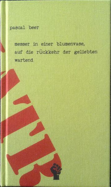 Cover von messer in einer blumenvase, auf die rückkehr der geliebten wartend