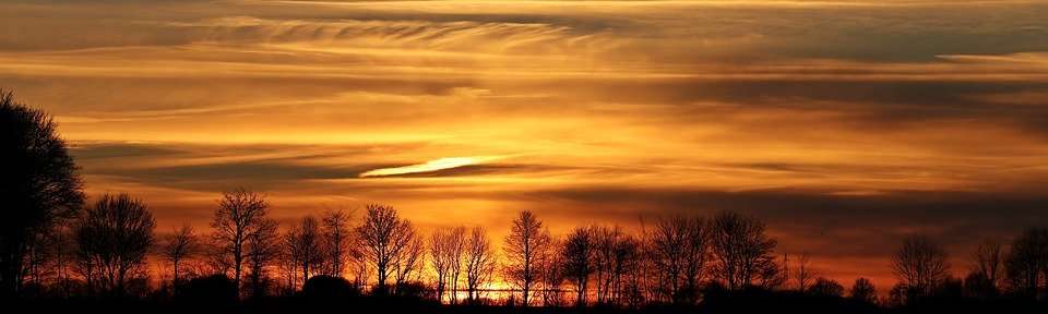 Brombeerprinzessin 5/5 - pixabay.com/photos/sunset-sun-evening-sky-clouds-2021266/